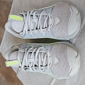 Women's Puma sneakers